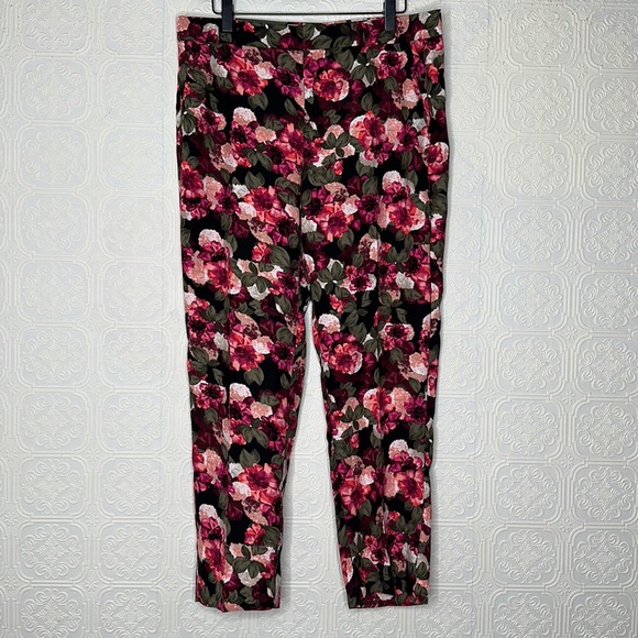 Banana Republic | Floral Print Avery Pants - Picture 9 of 13